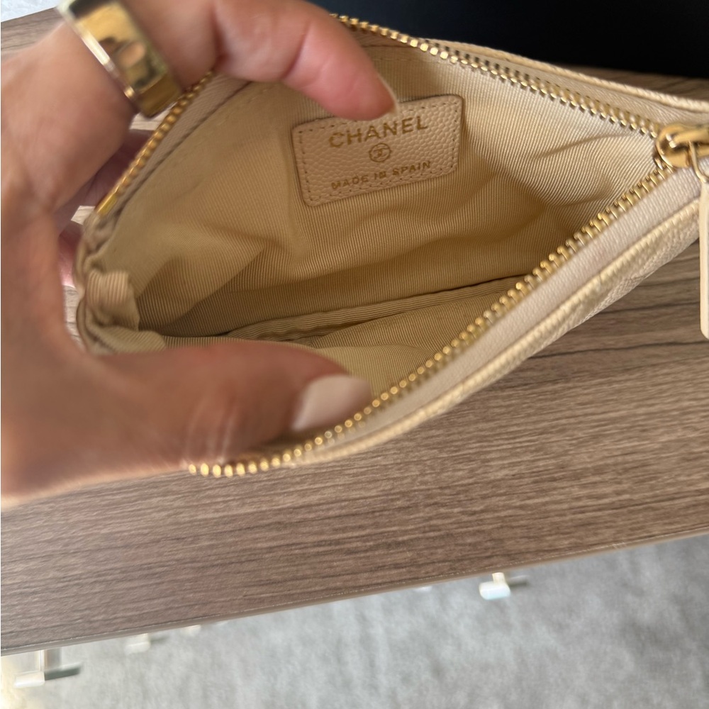 CHANEL Matelasse Classic Mini O Pouch Cream Caviar Leather - Picture 5 of 9